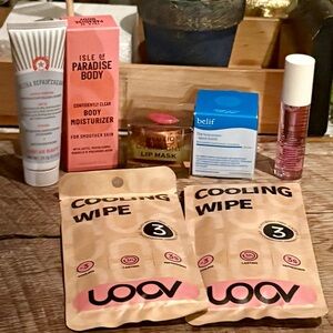 Skincare and Beauty Set with Cooling Wipes